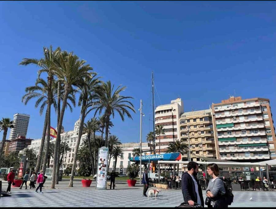 Charming & Spacious Apartment In Historic Centre & Short Walk To Beach Alicante Ngoại thất bức ảnh