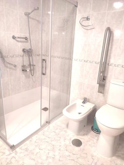 Charming & Spacious Apartment In Historic Centre & Short Walk To Beach Alicante Ngoại thất bức ảnh