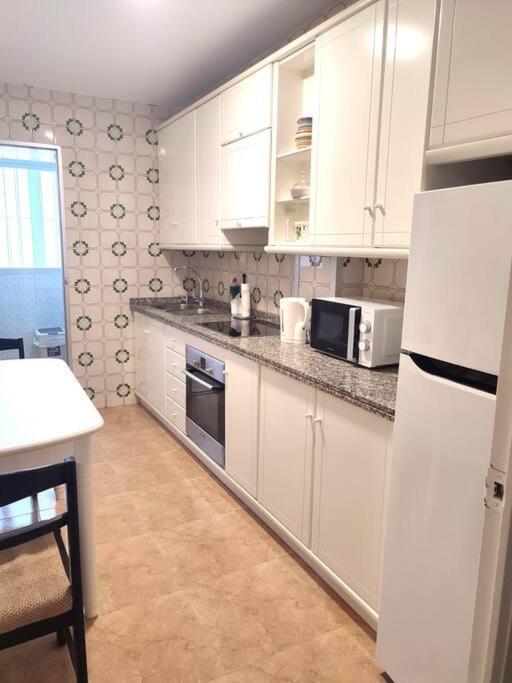 Charming & Spacious Apartment In Historic Centre & Short Walk To Beach Alicante Ngoại thất bức ảnh
