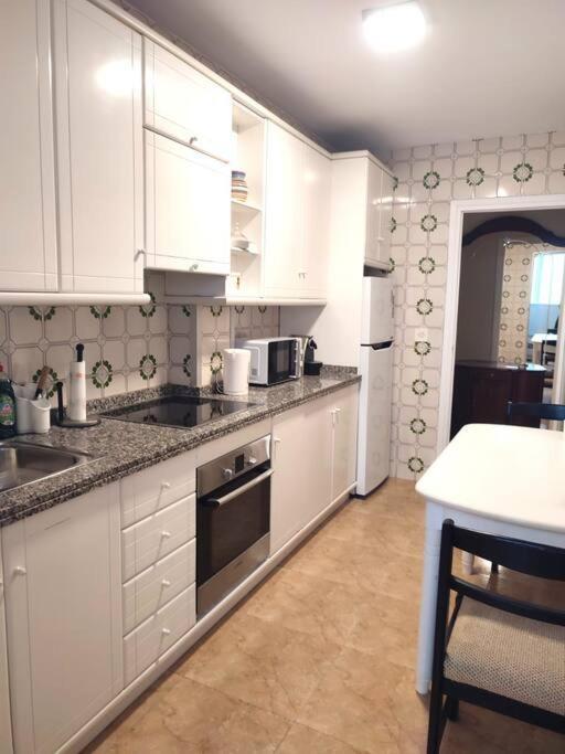 Charming & Spacious Apartment In Historic Centre & Short Walk To Beach Alicante Ngoại thất bức ảnh