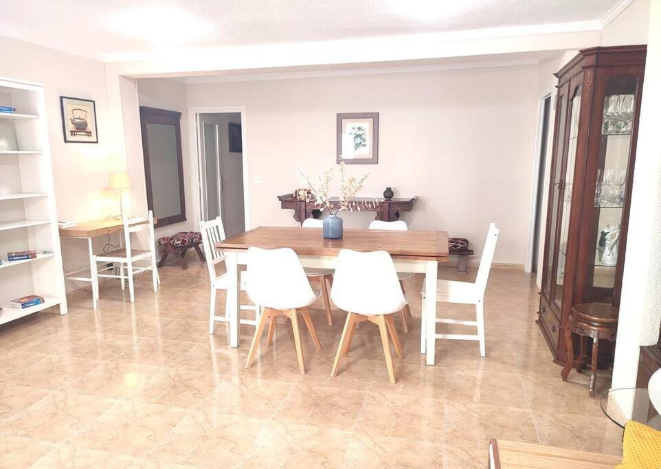 Charming & Spacious Apartment In Historic Centre & Short Walk To Beach Alicante Ngoại thất bức ảnh