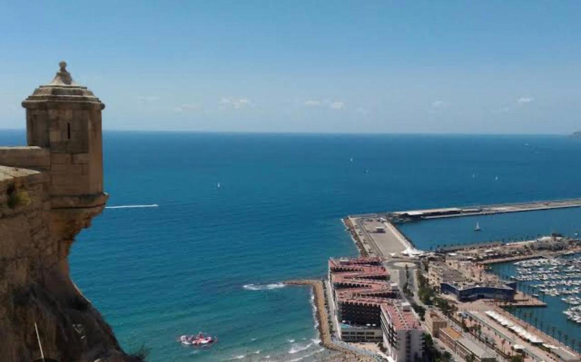 Charming & Spacious Apartment In Historic Centre & Short Walk To Beach Alicante Ngoại thất bức ảnh